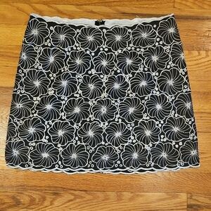Chic Black and White Floral Mini Skirt